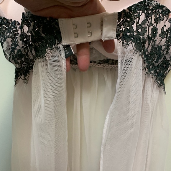 VICTORIA'S SECRET Set of Babydoll Lingerie Top and Thong Panties - Picture 8 of 8